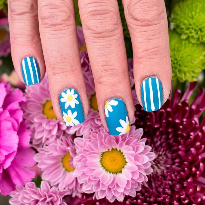 Daisies Flower Nails
