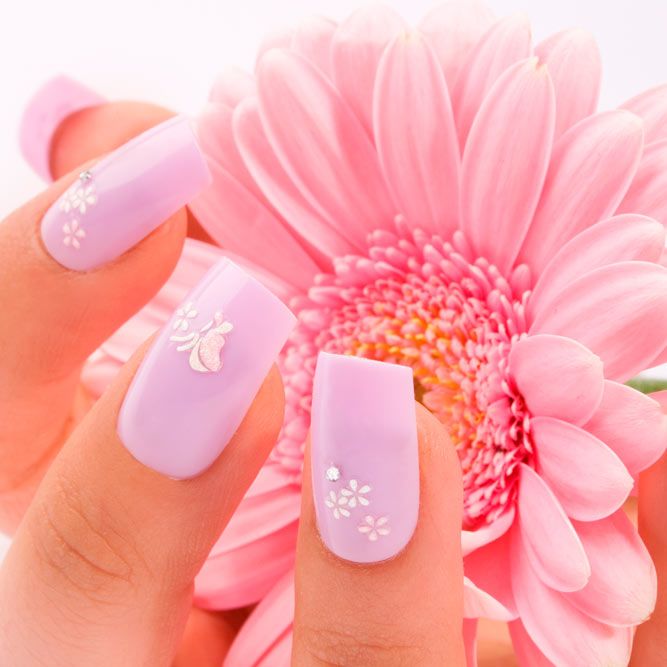 Sweet Minimal Flower Nail Designs
