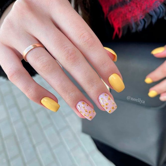 Elegant Yellow Dried Floral Nail Designs
