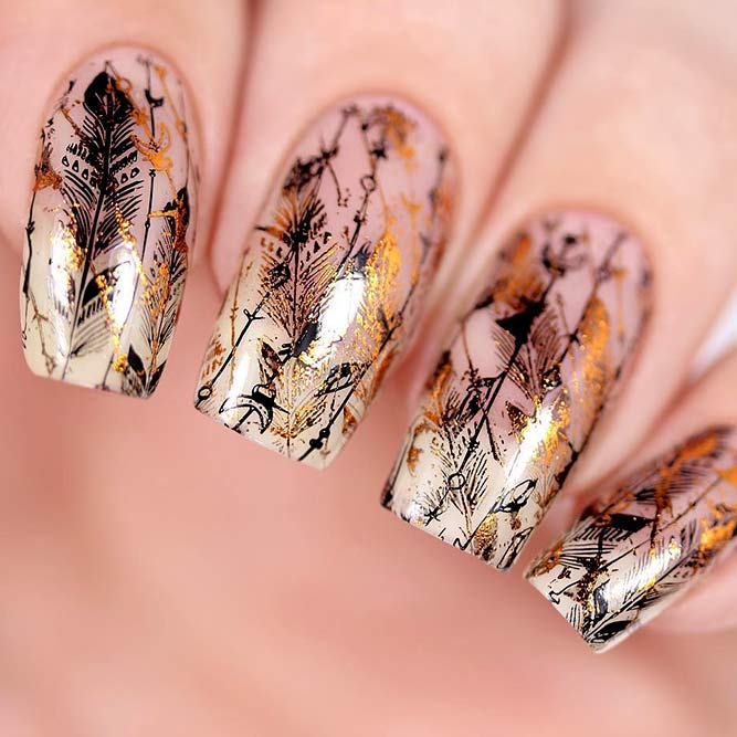 Interesting Leafy Design For Autumn Nails