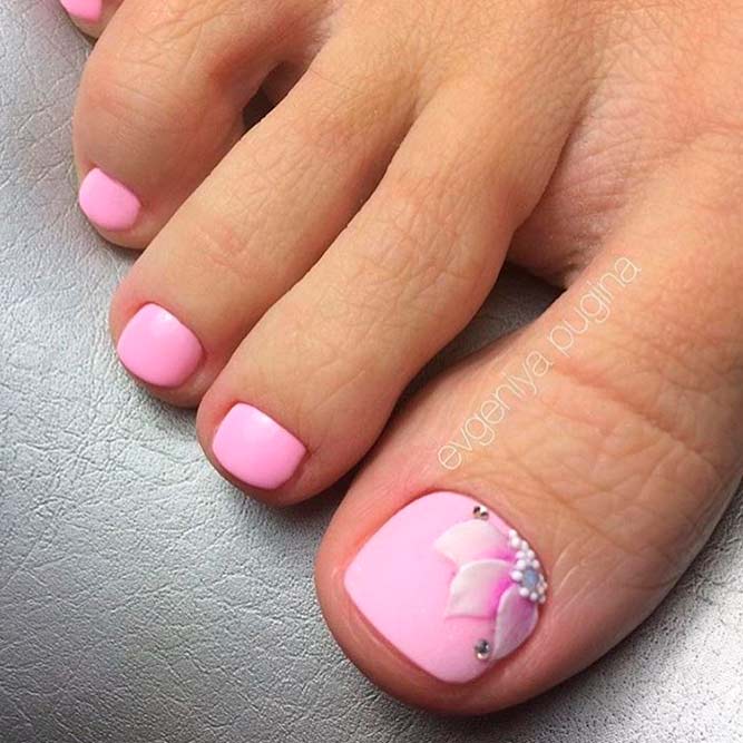 Beautiful Toe Nail Art Ideas To Try | NailDesignsJournal.com