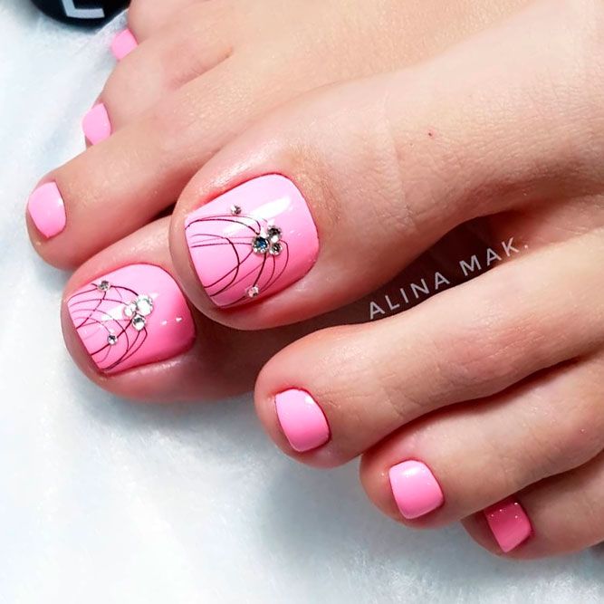 Beautiful Toe Nail Art Ideas To Try | NailDesignsJournal.com