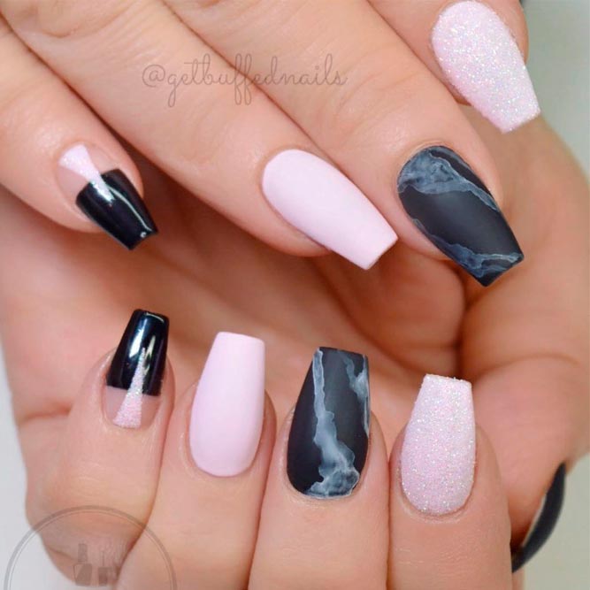 Pink And Matte Dark Marble Nail Design #pinknails #nattenails