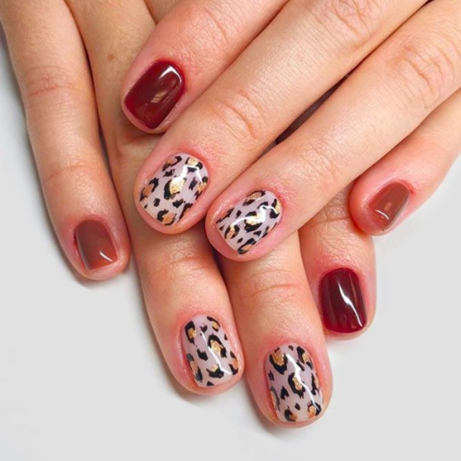 Feline Design Nails With Gold Foil