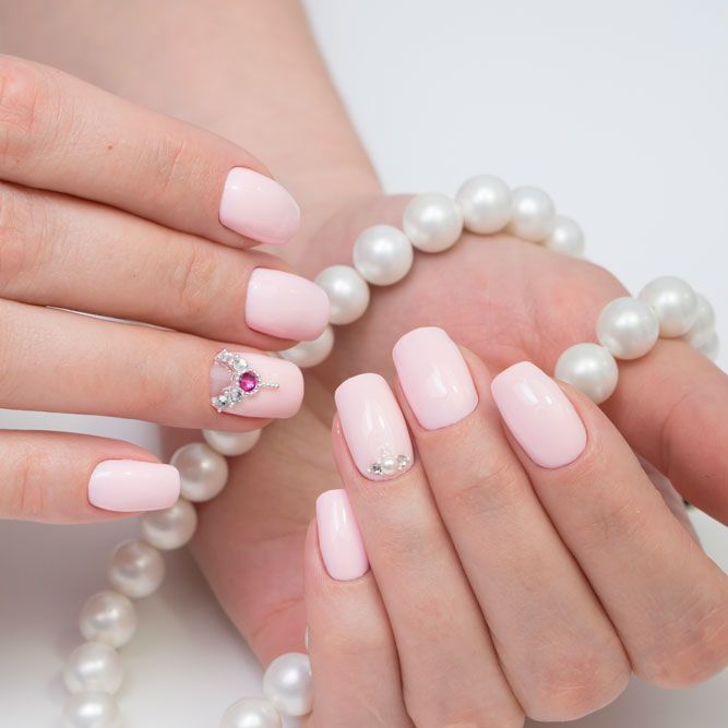 Cute Minimalistic Designs for Wedding Nails