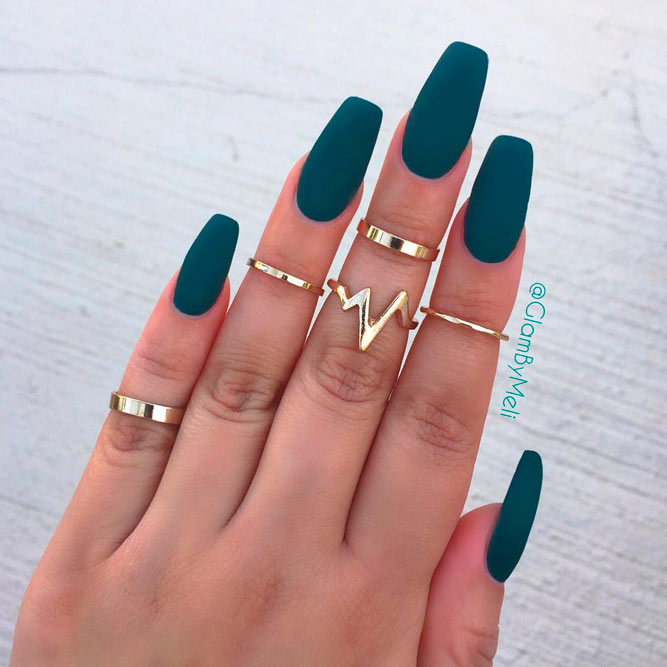 Emerald Green Adds A Dose Of Elegance To Your Look picture 1