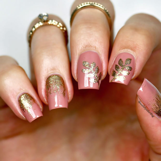 Gentle Floral Pink And Gold Nails Art