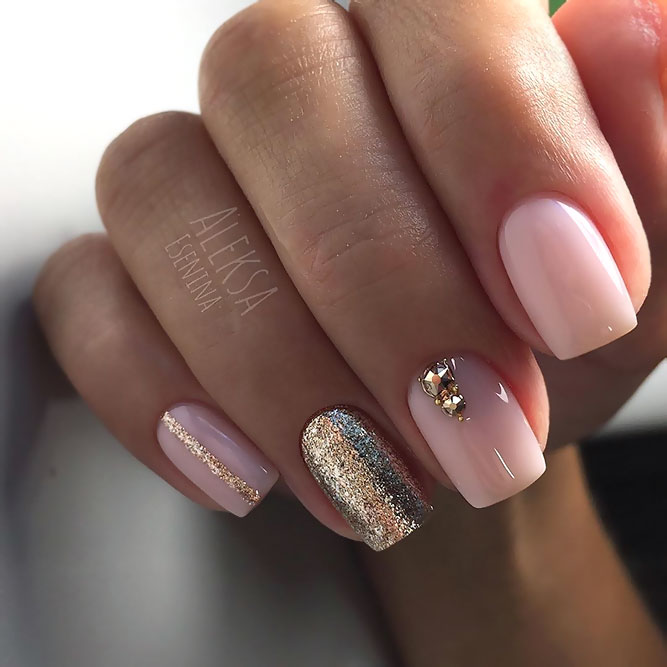 Chic Pink And Gold Nails Designs