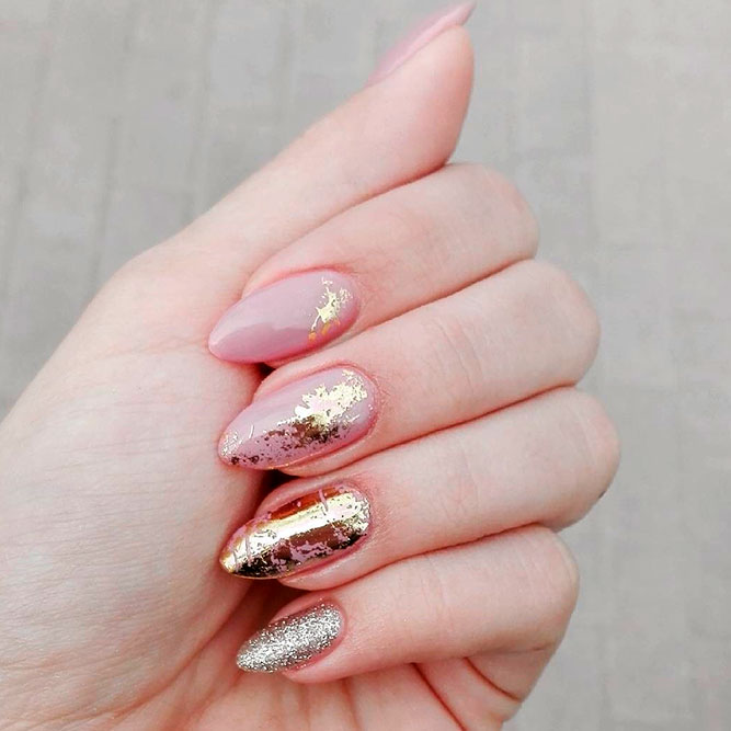 Chic Pink And Gold Nails Designs