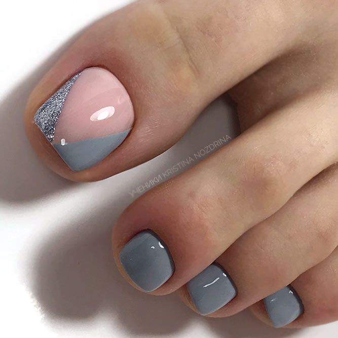 Luxurious Gray Color For Toe Nails