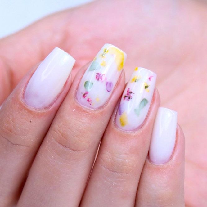 White Nails And Dry Flower Mani