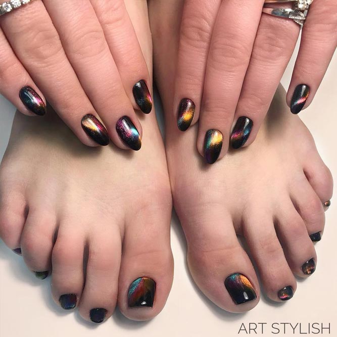 Toe Designs With Shiny Accents picture 1