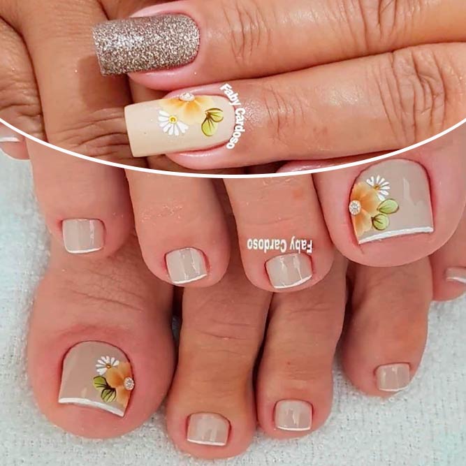 Cute Nude Nails With Flowers#frenchnails #nidenails #flowersnails