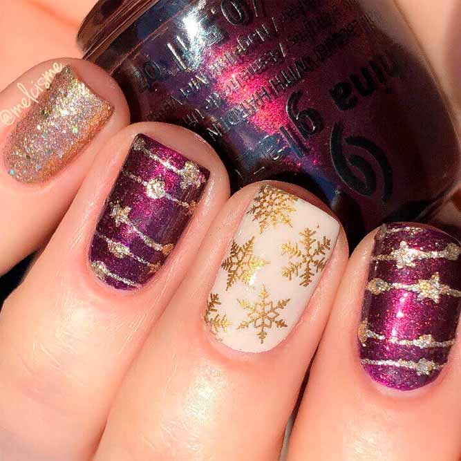 Gold Glitter Holiday Star Garland #glitternails #winternails