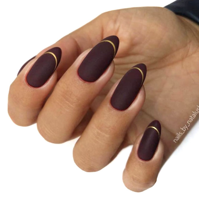 Elegant Dark Mani With Gold Accent