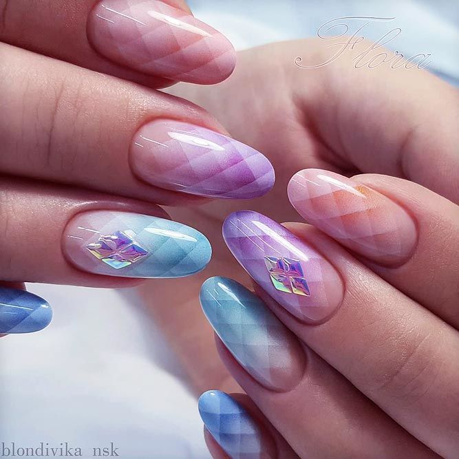 Beautiful Aeropuffing Nails Art