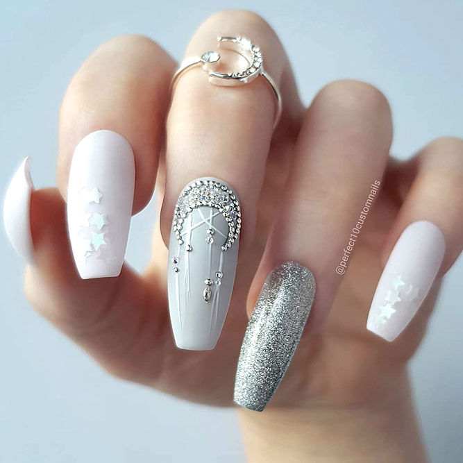 Fabulous Squareletto Shape For Those Who Wants Something Unusual #longnails #squarelettonails #acrylicnails #moonnails #starnails