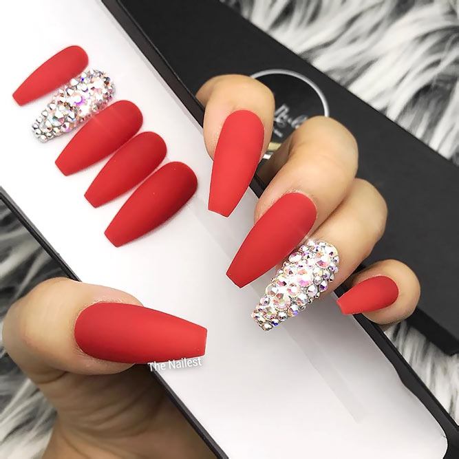 30 Pretty Nail Designs With Diamonds To Be Trendy In 22 Entertainmentmesh