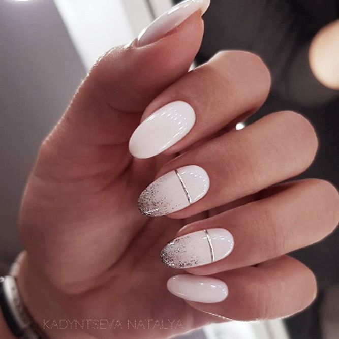 Nude Nails With Thin Lines