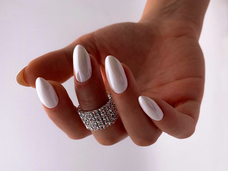 Best Hues For Almond Shaped Nails | NailDesignsJournal.com