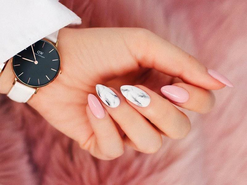 Stylish Pink And White Nails | Naildesignsjournal.com