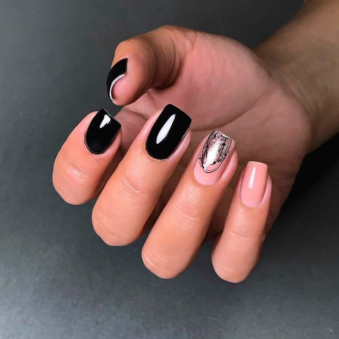 Elegant Black Nails With Autumn Art