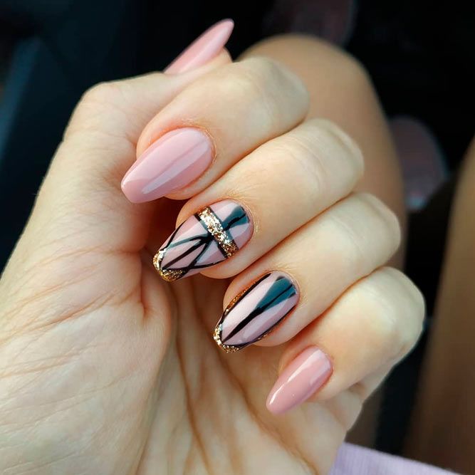 Featured image of post Natural Coffin Nails With Diamonds / Coffin nail designs look great on long nails because of the ample nail bed space.