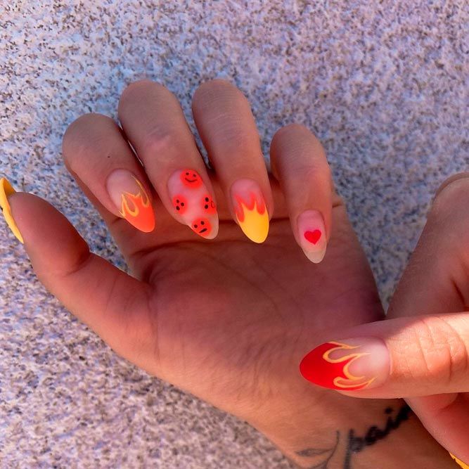 Juicy Tangerine Shades For Spring Nails