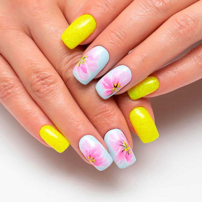 Flowers Inspiration For Graduation Nails