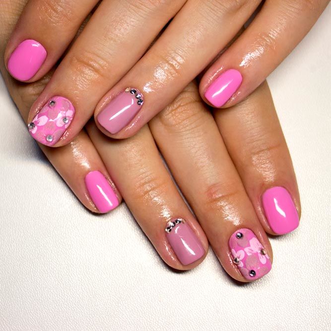 Sweet Floral Nail Art On Mauve Color Nails