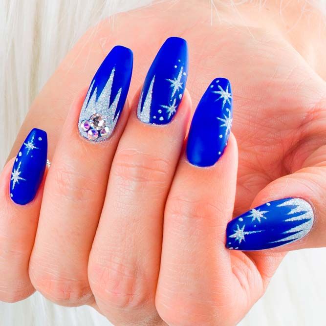 20+ Star Nails Designs To Fall In Love With | NailDesignsJournal.com