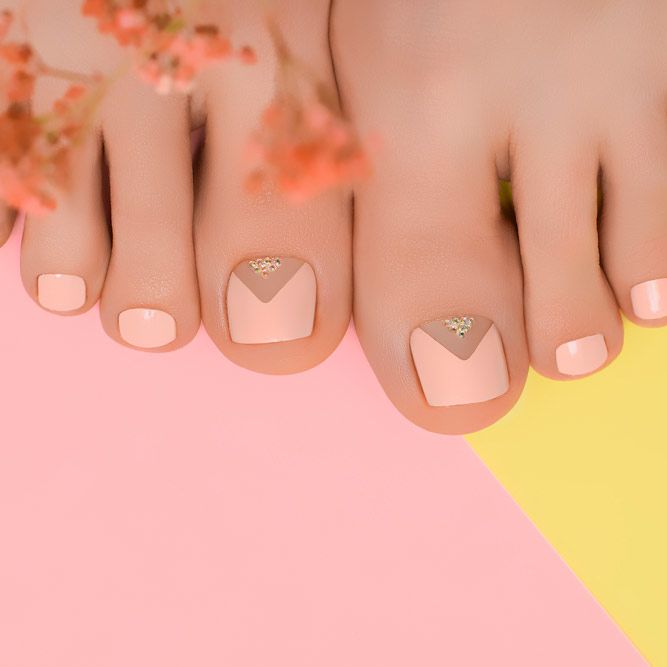 Cool Nail Toe Designs With Geometric Art