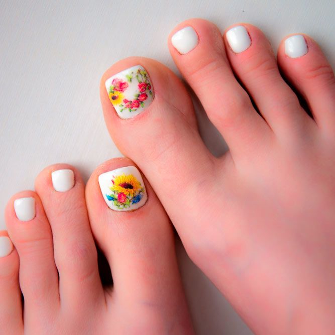 Toe Nail Designs With Floral Motifs