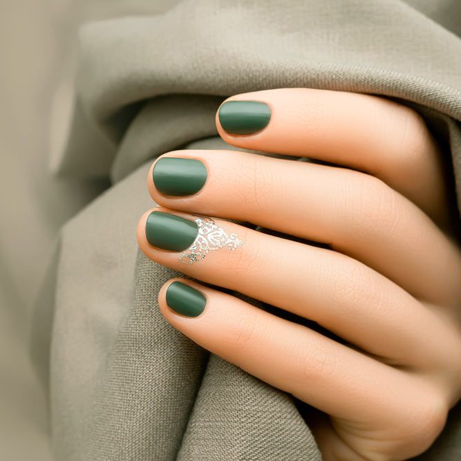 Hottest Tropical Green Summer Nail Colors