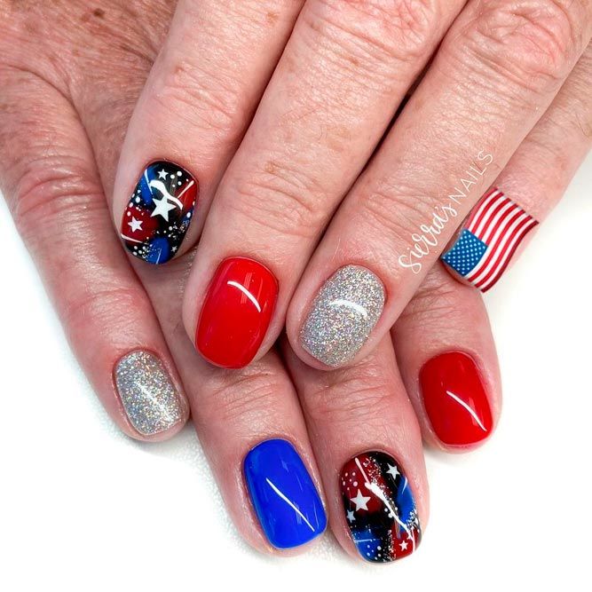 Patriotic 4th of July Nails With Glitter Accent