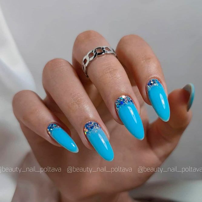Blue Shades For Your Almond Shaped Nails