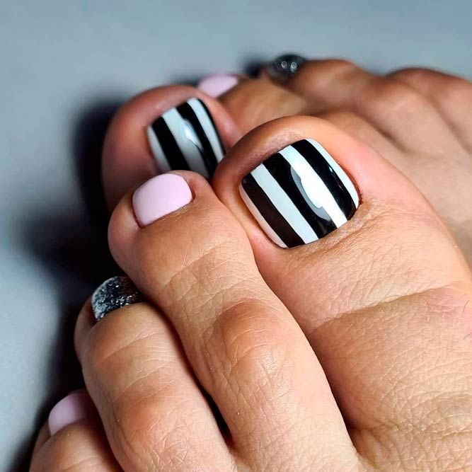 Nail Design With Geometry Patterns