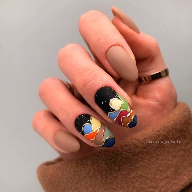 Classy Nails - Abstract Accents