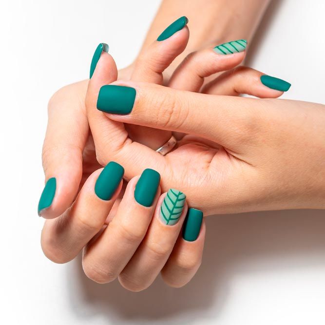 Matte Emerald Green Nails