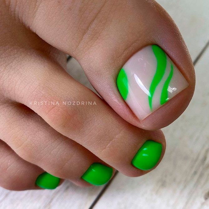 Neon Green Colors for Toe Nail