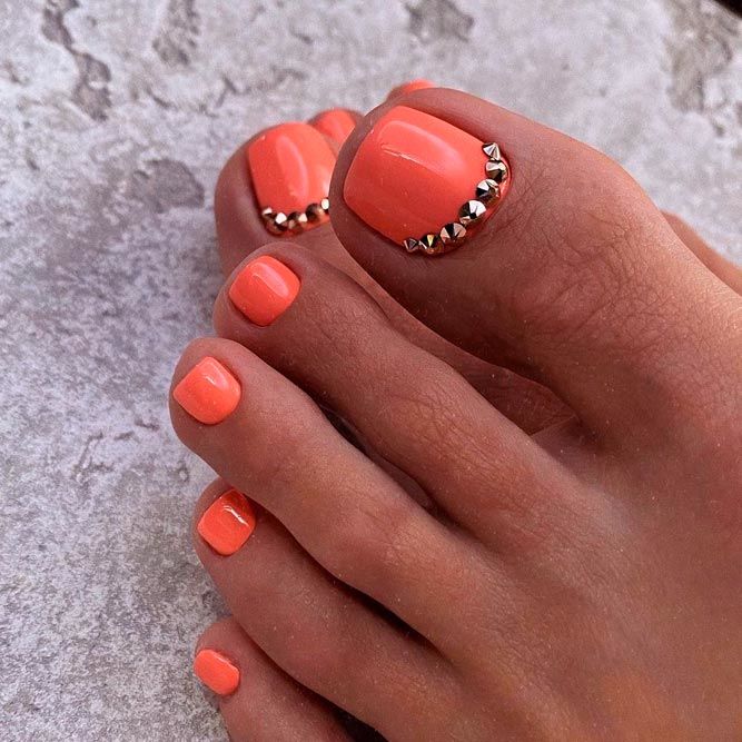 Bright Orange Hues For Toe Nail