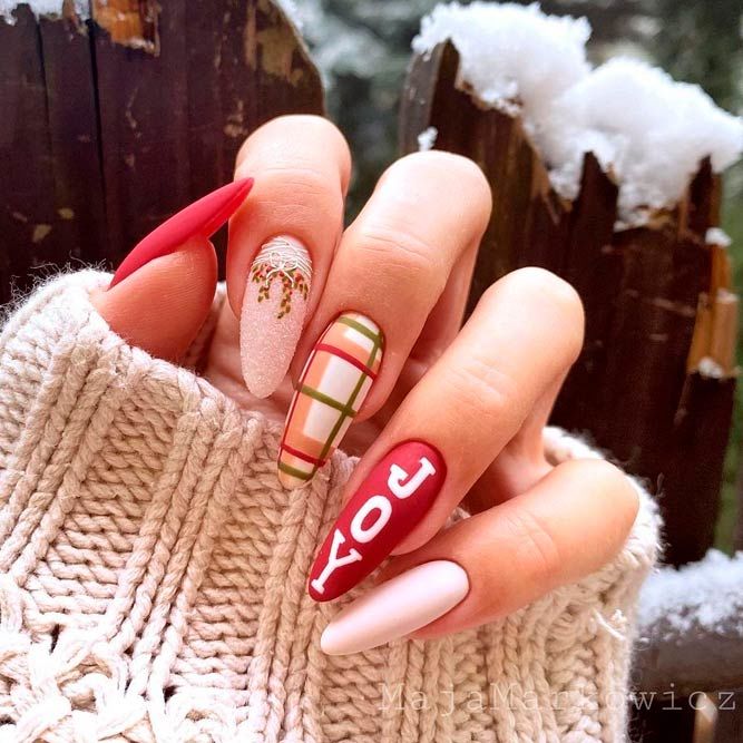 Classy Plaid Christmas Nails Art