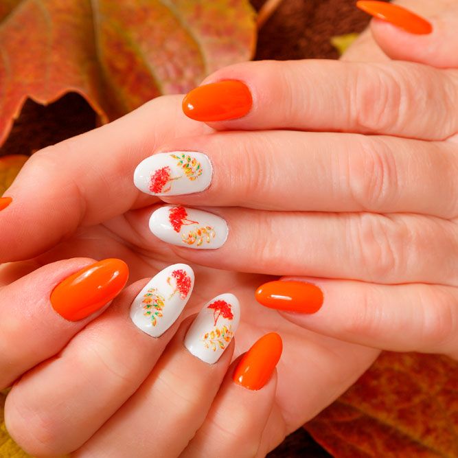 Thanksgiving Nail Art With Leaves
