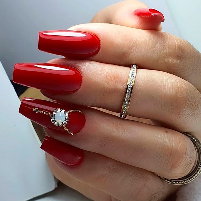 Proven Winter Nail Colors – Classic Red