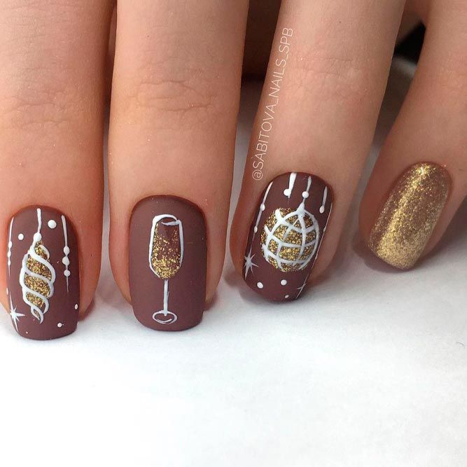 Sparkling Champagne New Years Nails