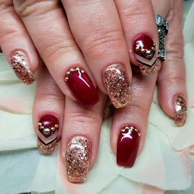 Gold And Red Are Best Color Mix for Nails