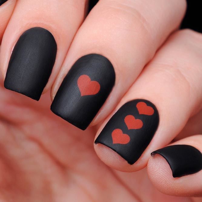 Many Hearts for Happy Valentines Day Nails