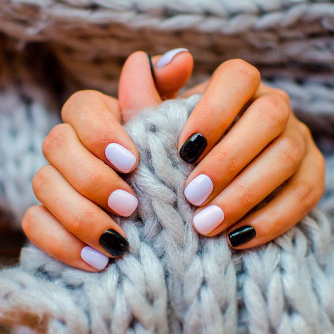 Black and White for Minimalist Nails