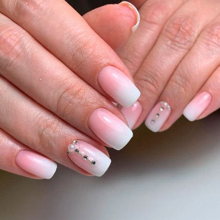 Polish Your Elegant Look with Mesmerizing Pearl Nails