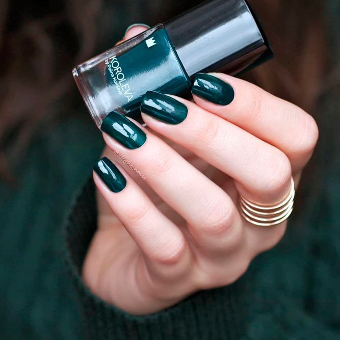 Magnificent Power Of Dark Green Nails